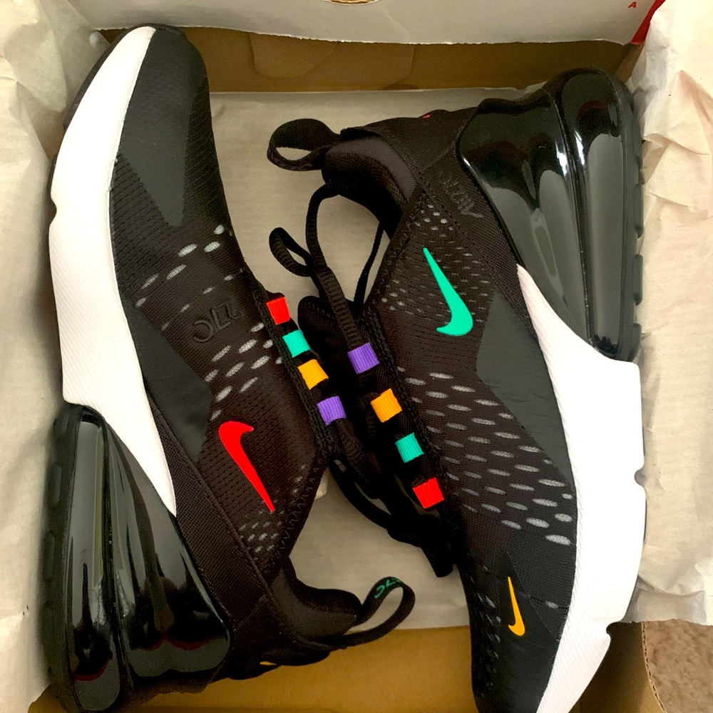 Nike Air Max 270 boys size 4 NEW